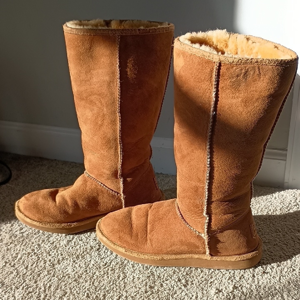 L.L. Bean Women's Tan Shearling Winter Boots - Picture 2 of 13